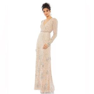 NWT $598 MAC DUGGAL Women's Sequined Floral Embellished Long Sleeve Gown 10769